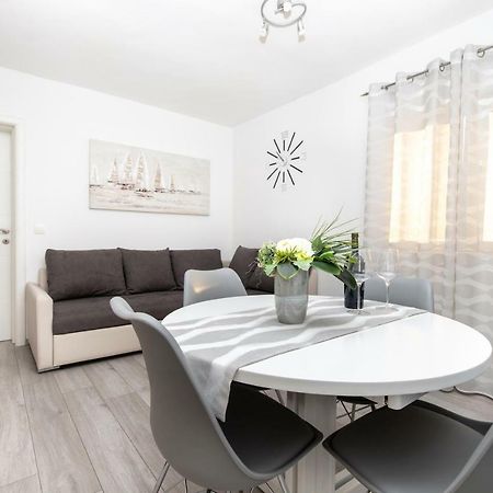 Apartman Topic Leilighet Kaštela Eksteriør bilde