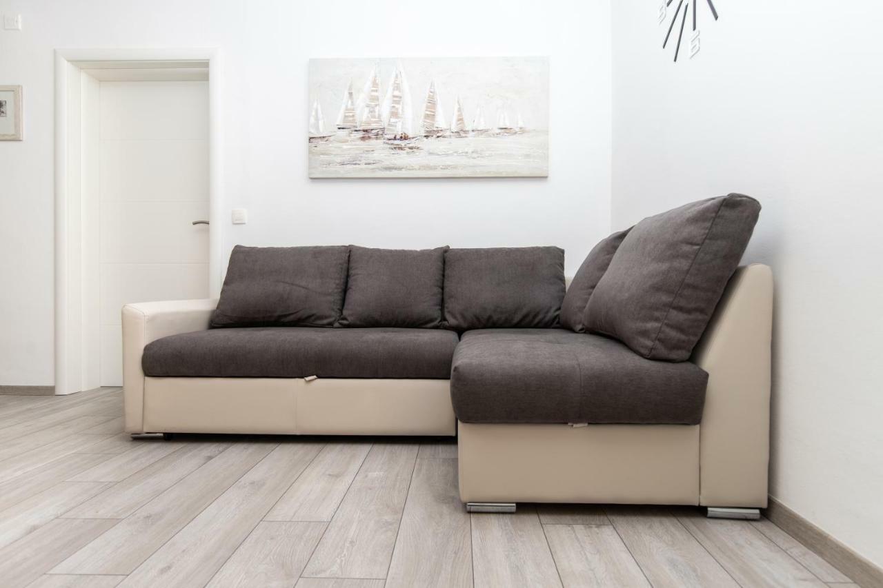 Apartman Topic Leilighet Kaštela Eksteriør bilde